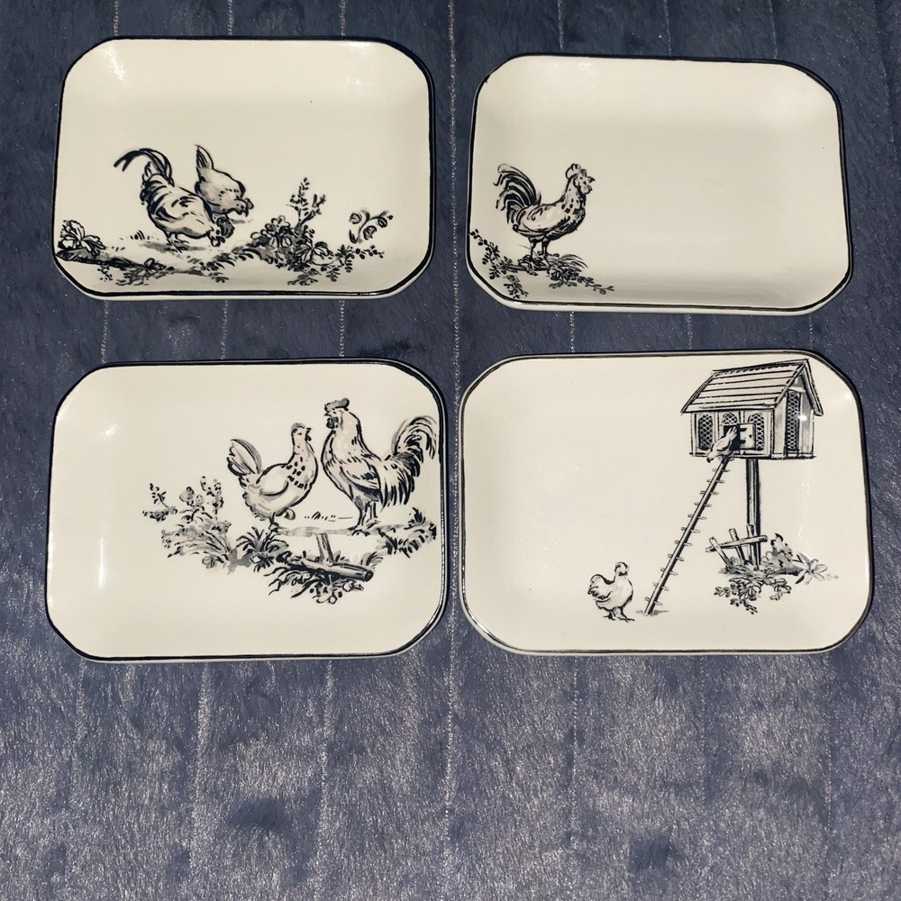 NWOT Creative Co Op Small Dishes Chickens Trinkets Set Of 4